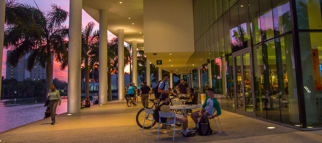 Students at SAC in Evening